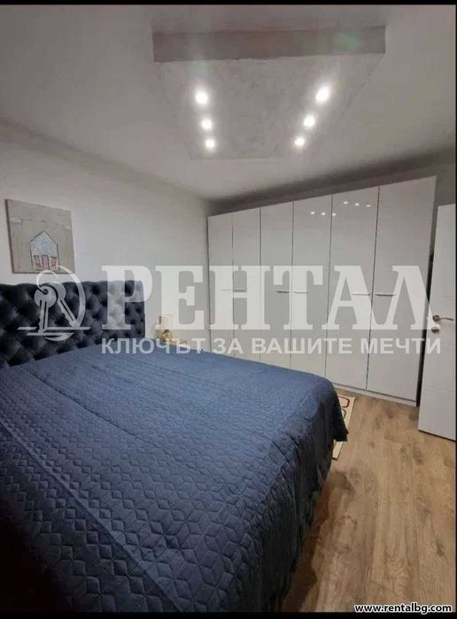 Дава се под наем Тристаен апартамент в Пловдив, Център - 80 кв.м за 510 € - Снимка #13