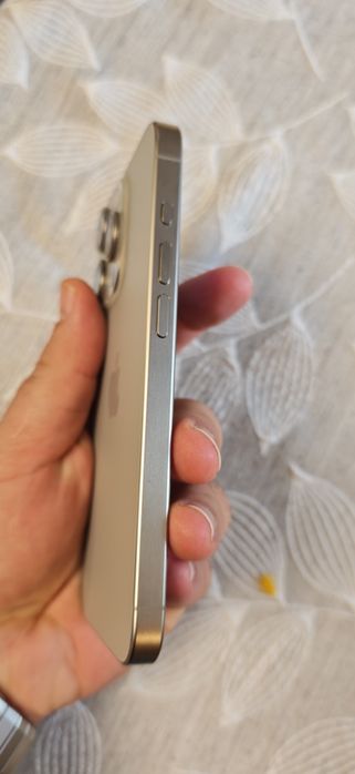 Iphone 15 pro Natural titanium