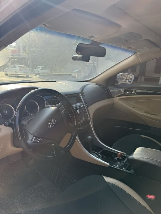 Hyundai Sonata YF