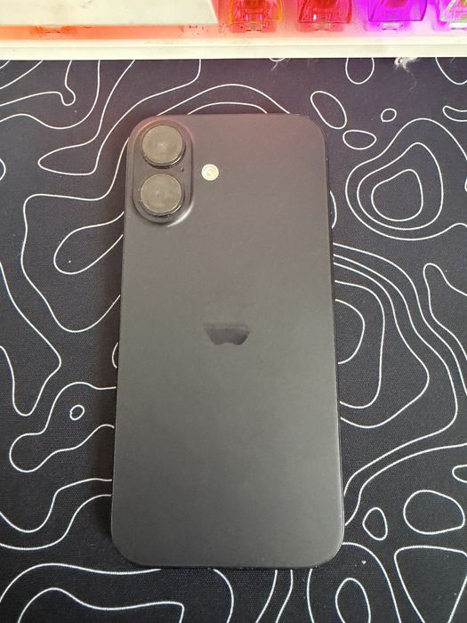 Продам iPhone 16 б/у