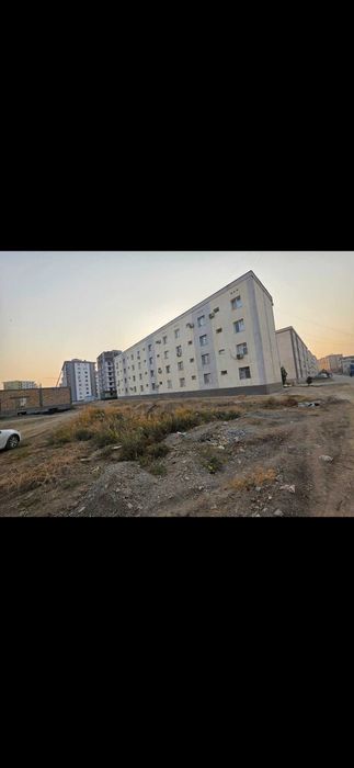 Ер сотилади 6 сотих бозор олдида Гулистон шахрида, бизнес учун!