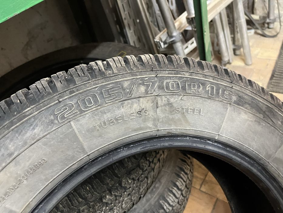Продам шины 205/70/16