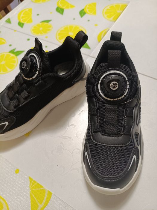 Кроссовки детские