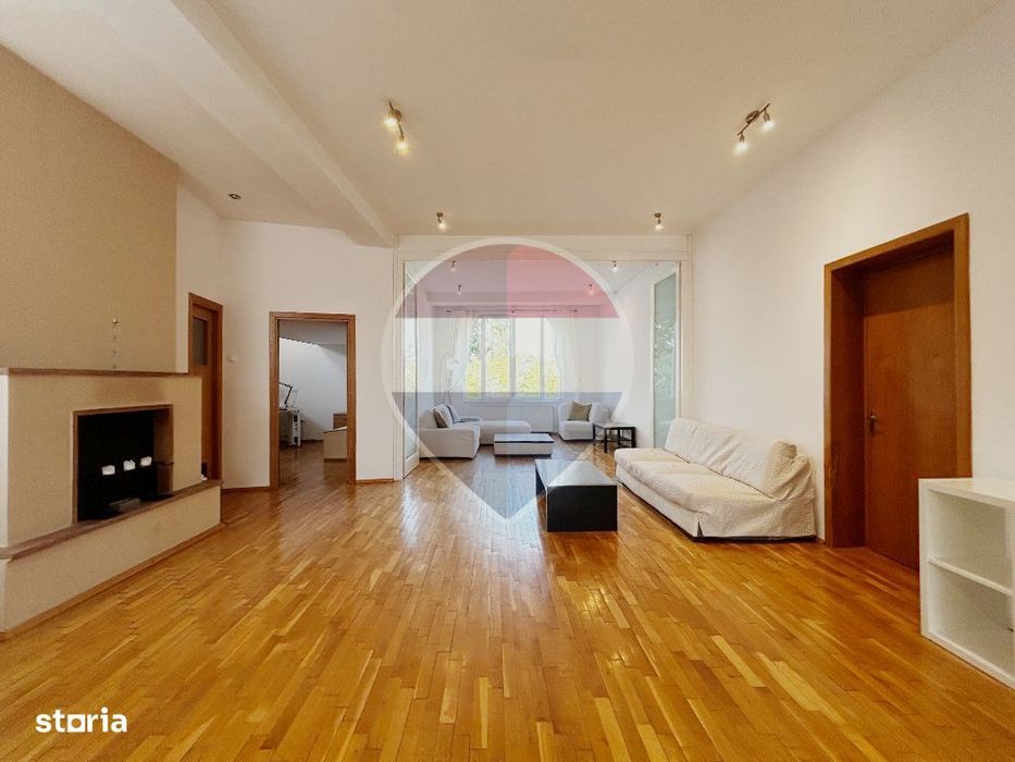 Apartament spatios 3 camere in zona Primaverii