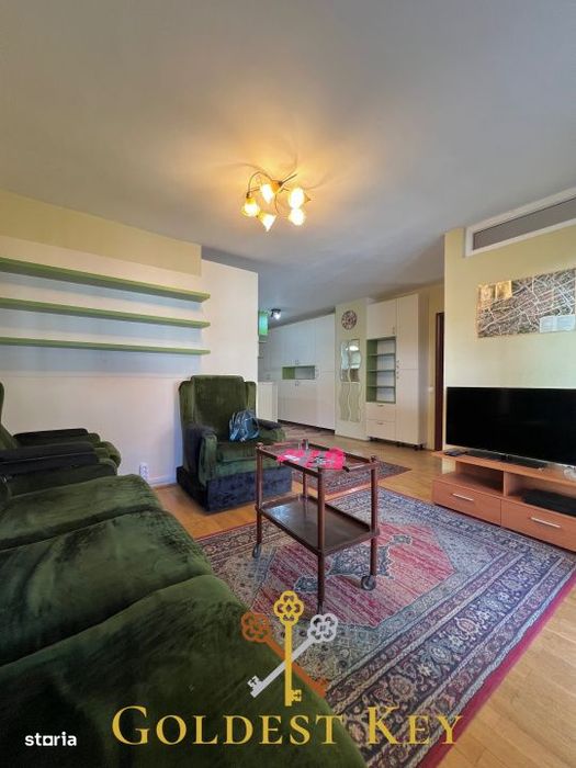 In centrul orasului! Apartament cu 4 camere si 2 terase! 80 mp utili