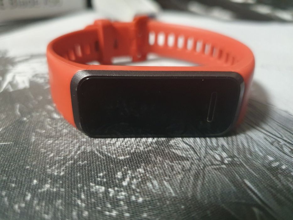 Смарт гривна - Huawei Band 4
