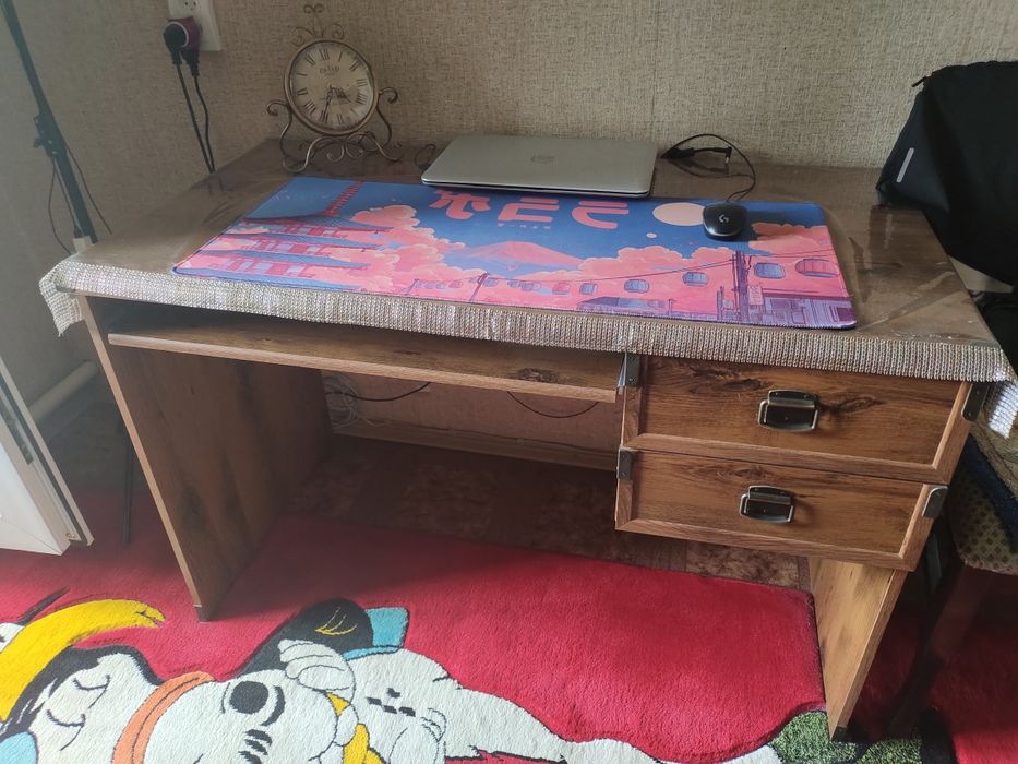 Продам письменный стол