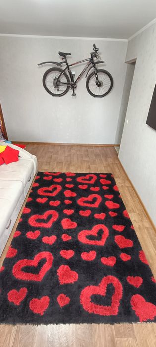 Продам шерстяной ковёр  2*3м