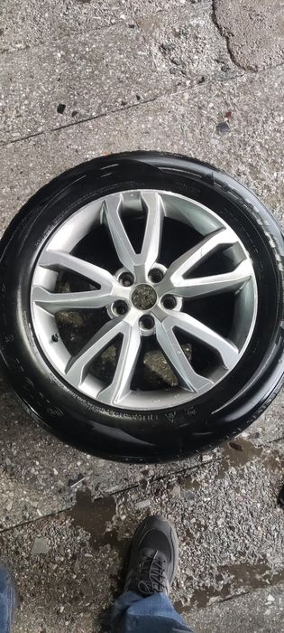 Подаётся легкосплавные диск