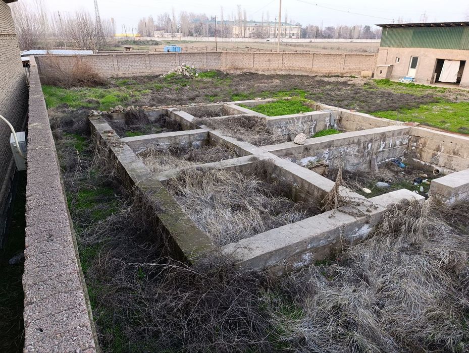 6 сотих участка сотилади