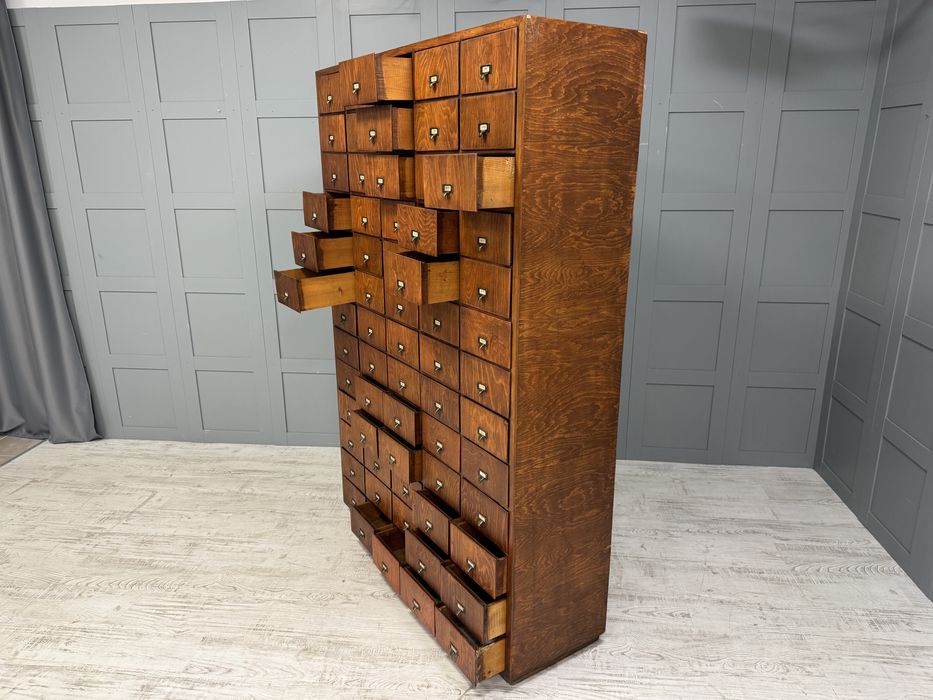 Български аптекарски шкаф от 60-те Т041