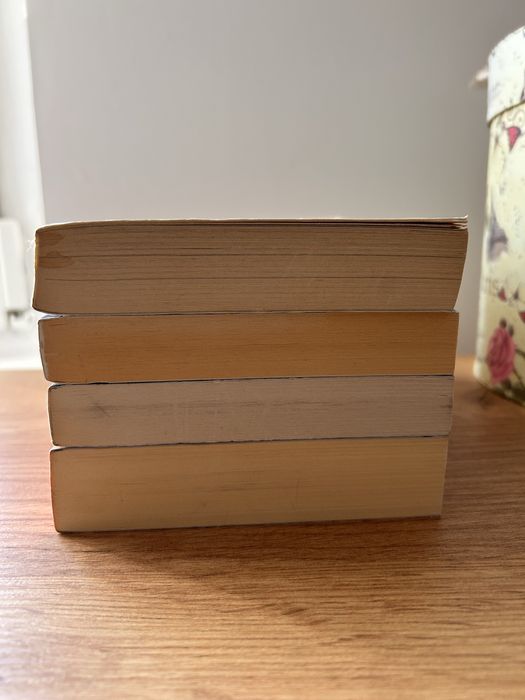 Pachet 4 cărți în engleză - Eat Pray Love, Monica Heisey, YA Fiction