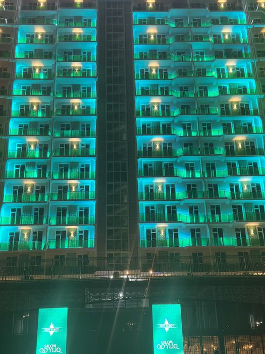 Led ekran svetomuzika alyumin konstruksiya podium