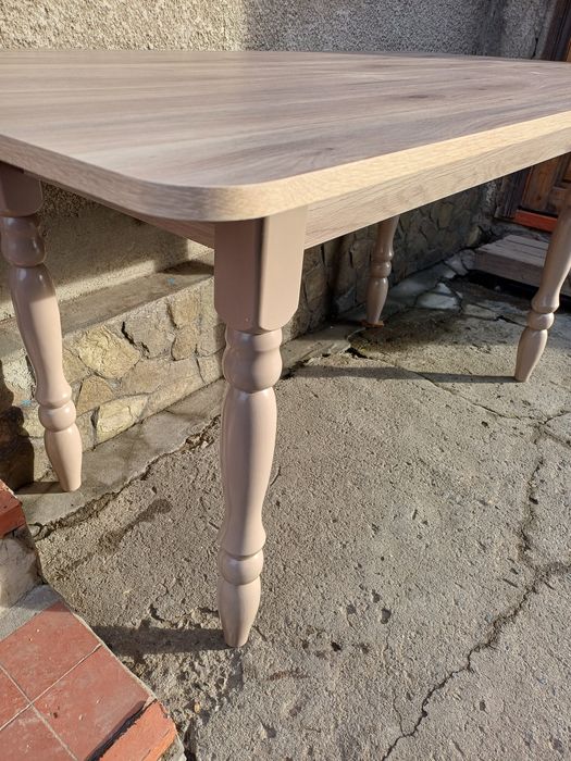 Продам стол кухонный.