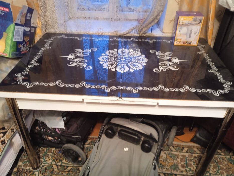 Стол   стеклянный