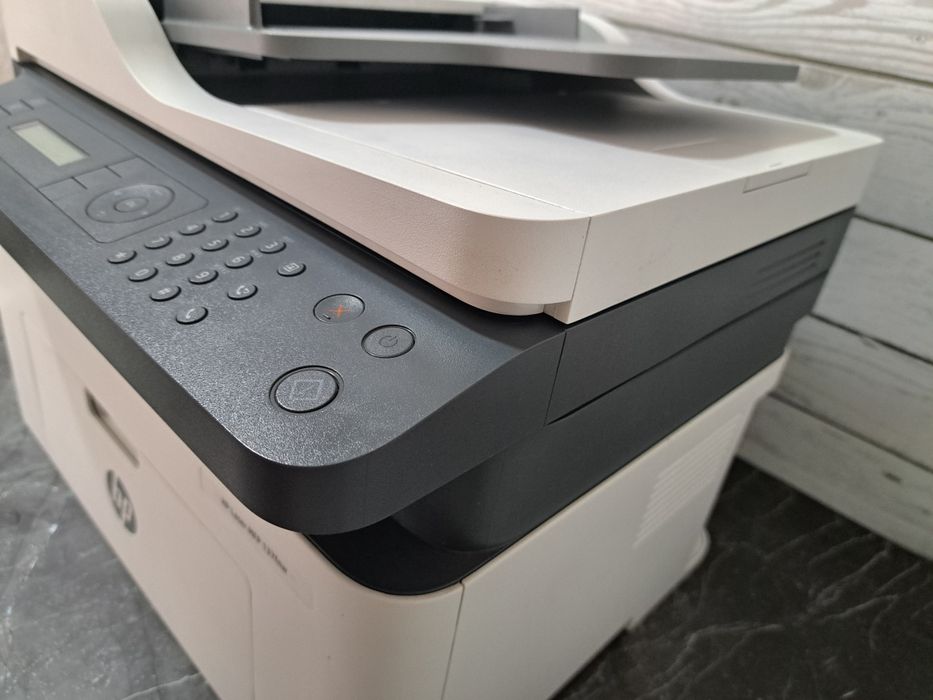 Продам МФУ принтер 3в1 HP Laser MFP 137fnw  (идеал)