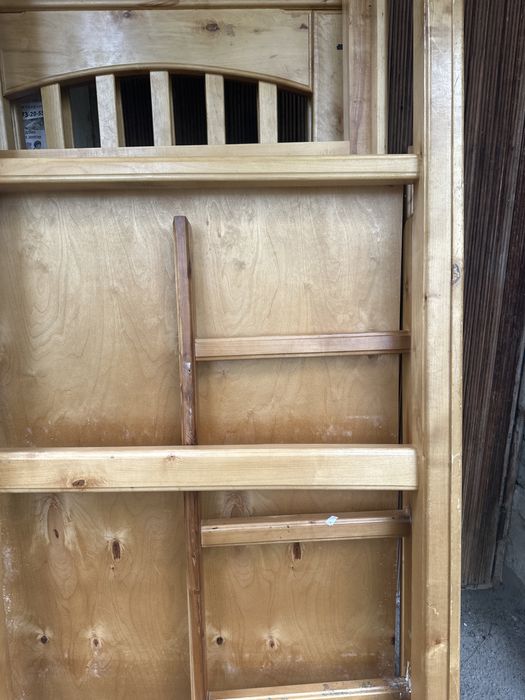 Кровать двухъярусная