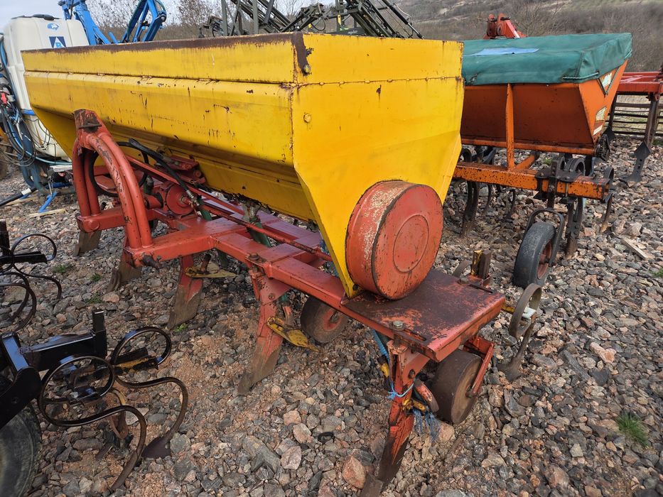 Prasitoare 4 sire cu fertilizare