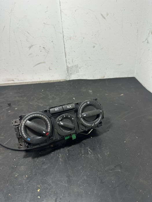 Panou comanda clima Vw T5  Transporter caravelle 1.9 2.5 7H0820045