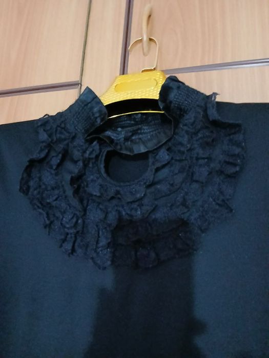 КРАСИВЫЕ стильные   кофточки 46- 48раз .С камушками