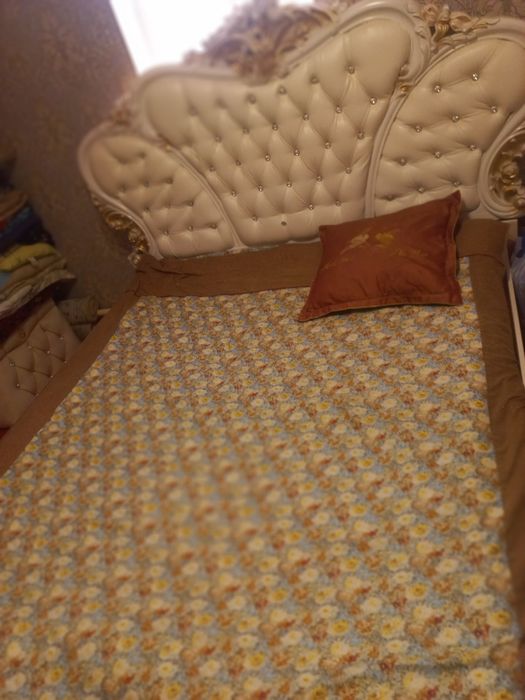 Двухспальный кровать