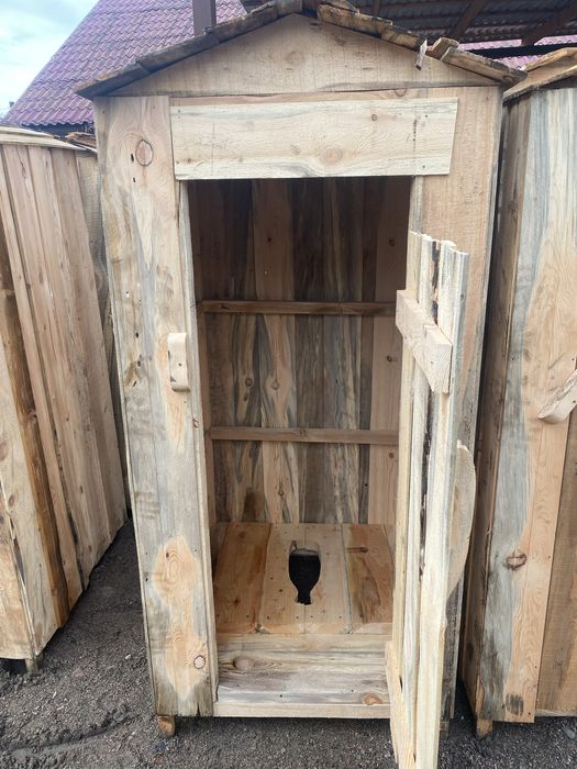 Туалет деревянный