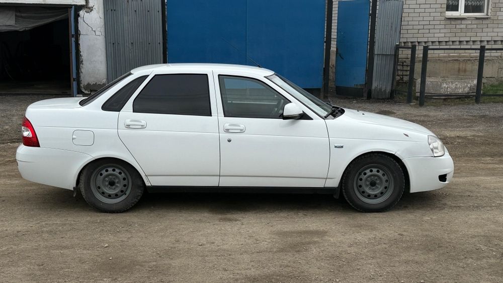 Продам Приора1 люкс
