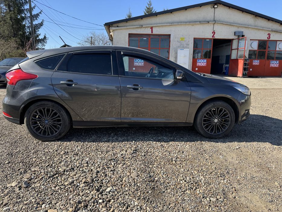Usa si aripa spate dreapta Ford Focus 3 2011-2018