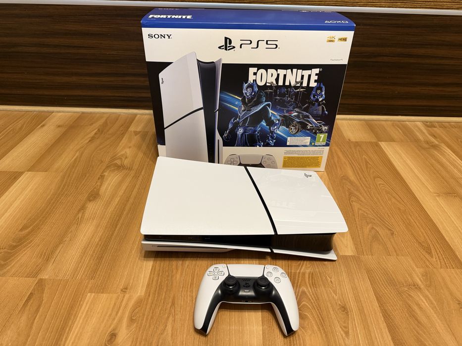 Перфектен Playstation 5 slim disc edition