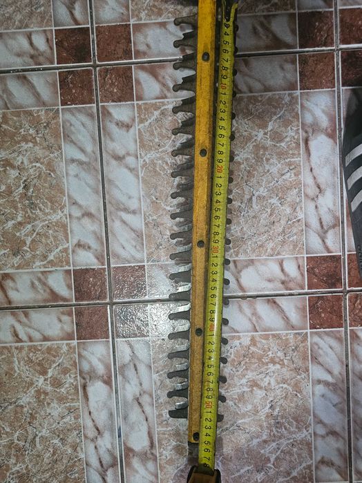 DeWalt Foarfeca de tuns gard viu, 2 baterii + incarcator