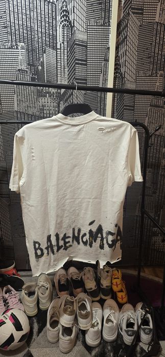 Vând tricou  balenciaga