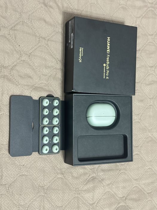 HUAWEI FreeBuds Pro 4
