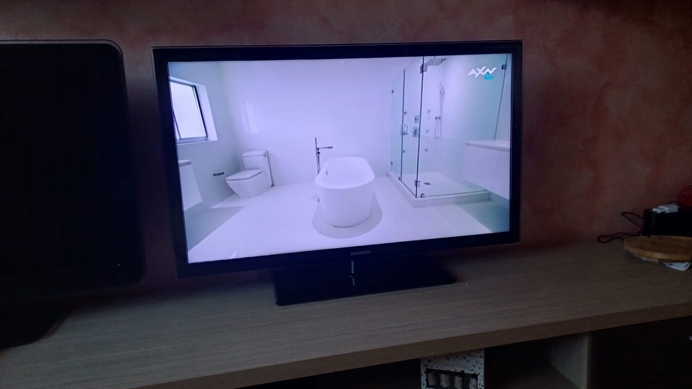 Vând TV Panasonic Smart