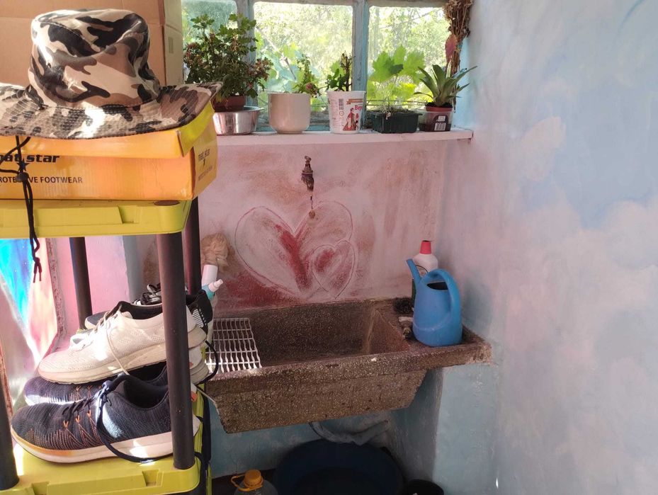 Къща 100 км от морето