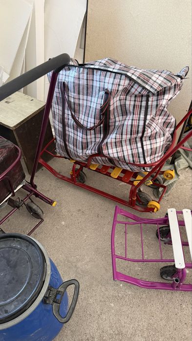Продам санки или сани 3 штуки