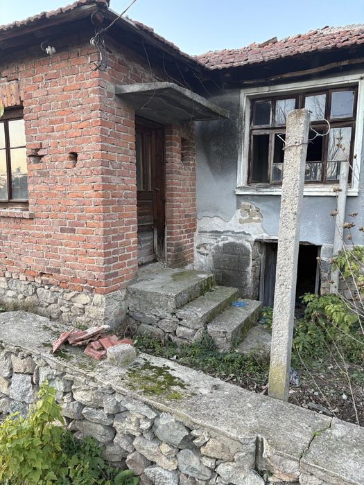 Не обзаведена къща