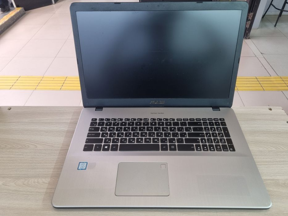 Игровой ноутбук Асус