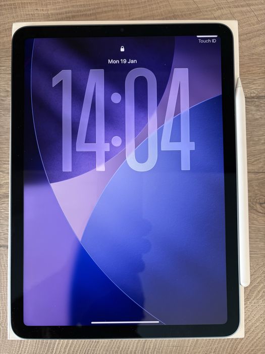 iPad Air 5 11”, M1, Wi-Fi 64 GB + Apple Pencil 2 +  клавиатура + кейс