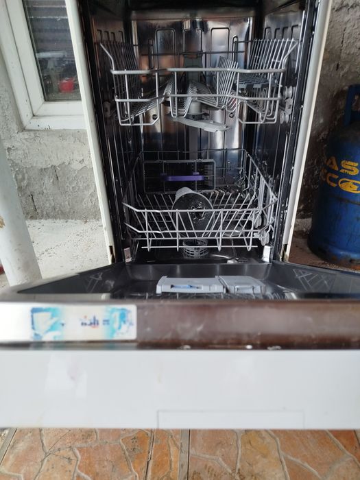 Mașina de spălat vase Beko