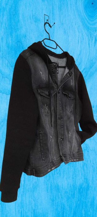Jacheta din denim gri unisex cu gluga neagra