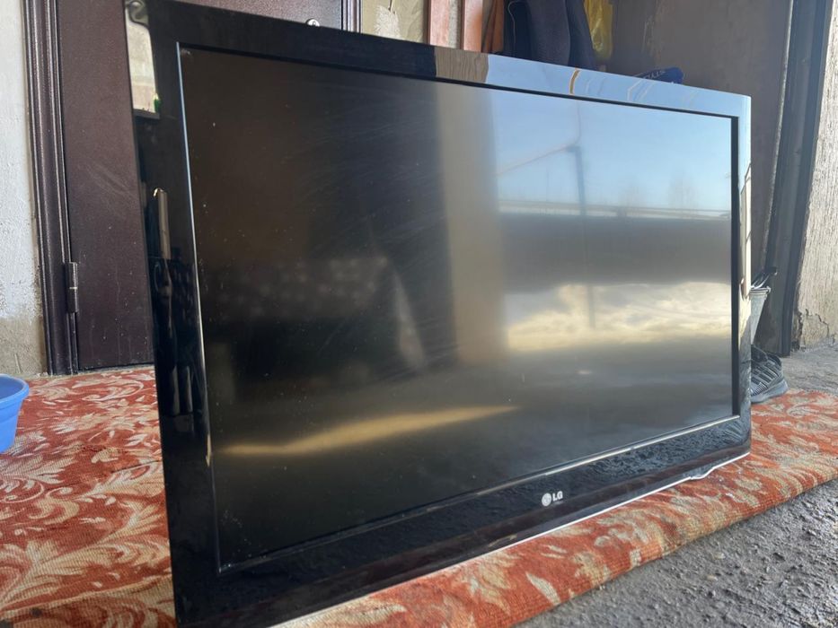 Продам Телевизор lg