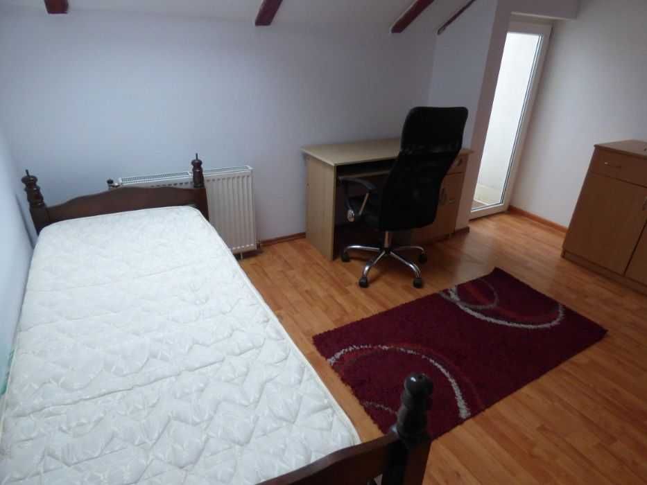 De inchirat apartament 3 camere zona Bucium