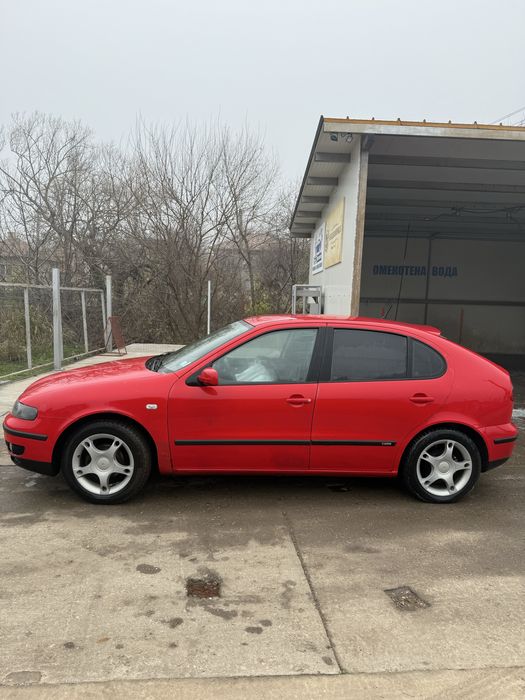 Продава се сеат леон!!