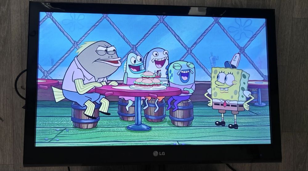 Продам телевизор LG