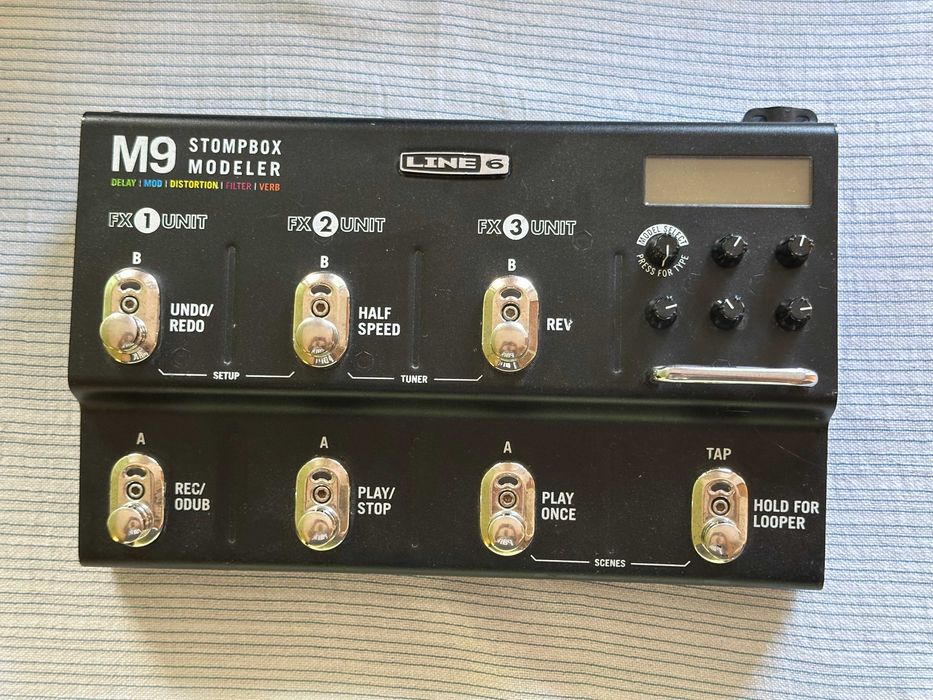 Multi-efecte si pedale de chitara Line 6, Strymon, Boss etc