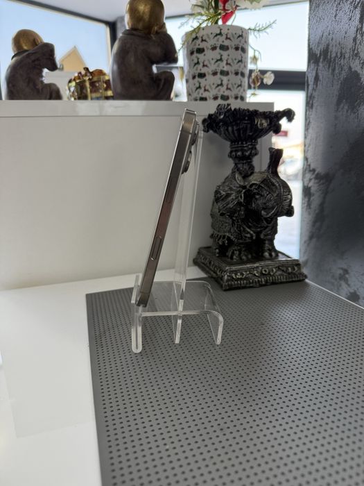 Vand iphone 16 pro de 256 gb baterie 100%