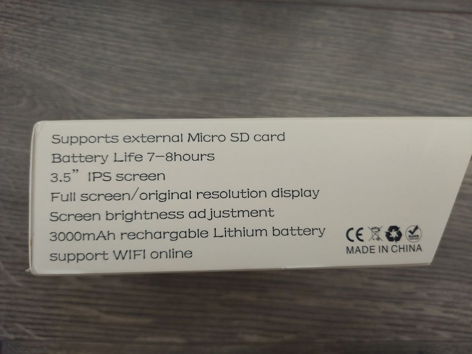 Miyoo Mini Plus - като нова, пълен комплект с нов стъклен протектор..