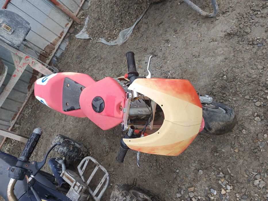 De vânzare Motor și Quad amândouă de 50 cm!