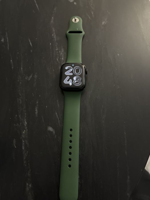 Apple Watch Series 7 (GPS + Cellular)