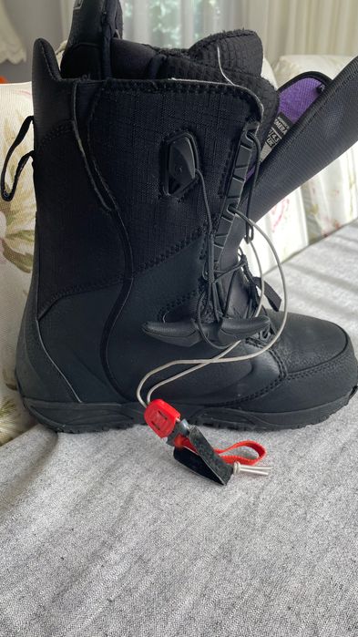Boots snowboard fete Burton Emerald marime 36.5